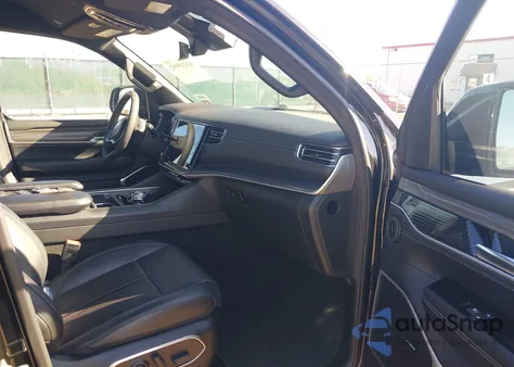 2023 Jeep Wagoneer L Series Ii 4X4 z USA, uszkodzony, nr VIN 1C4SJSBPXPS572915